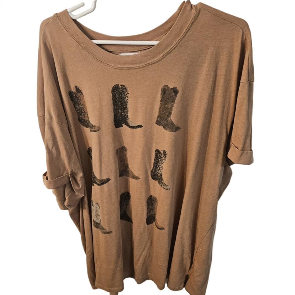 Maurices Brown Short Sleeve Tee with Black Boot Print